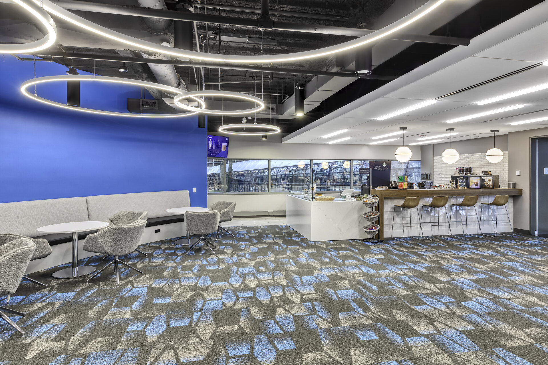 Leasing Lounge & Café - THE INTERIOR DESIGN GROUP LTD.